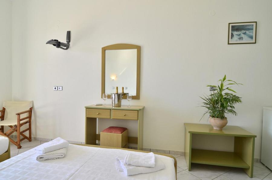 Hotel Olympiada Vrachos Room photo